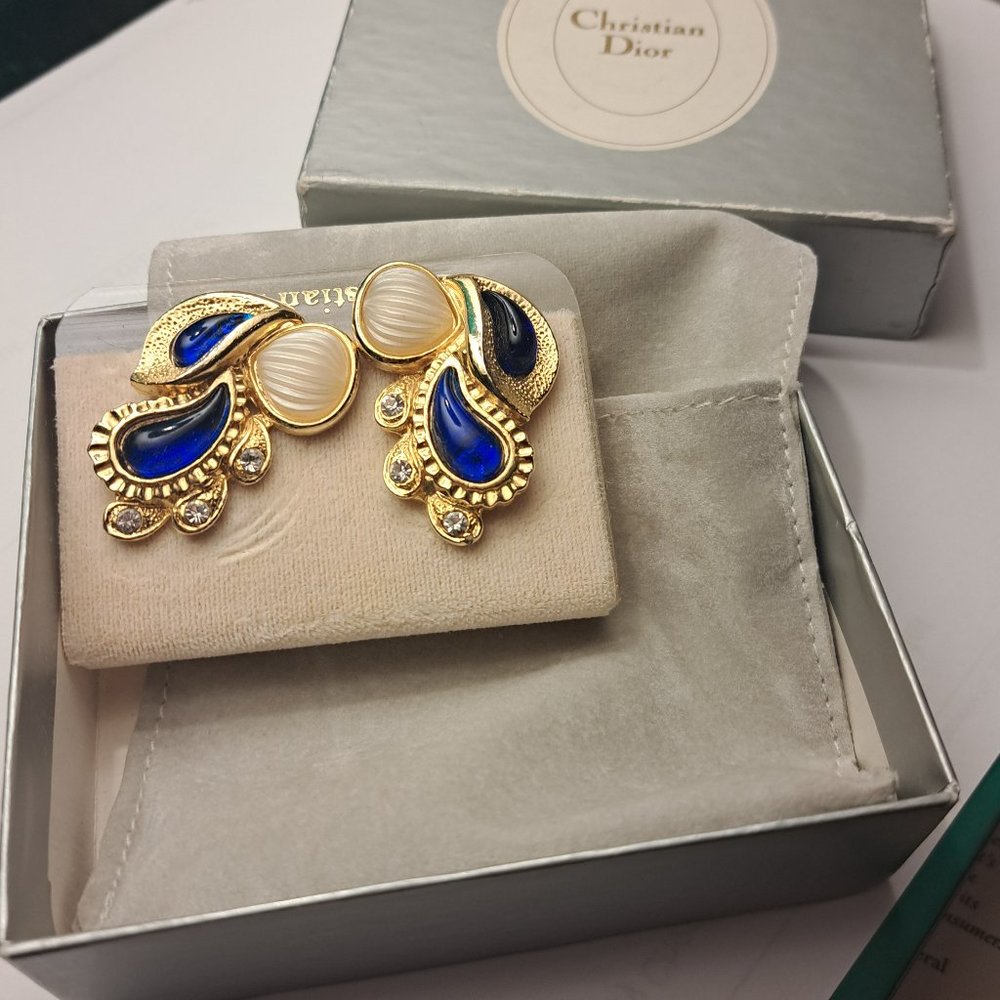 Authentic Vintage Christian Dior Clip earrings--hard to find